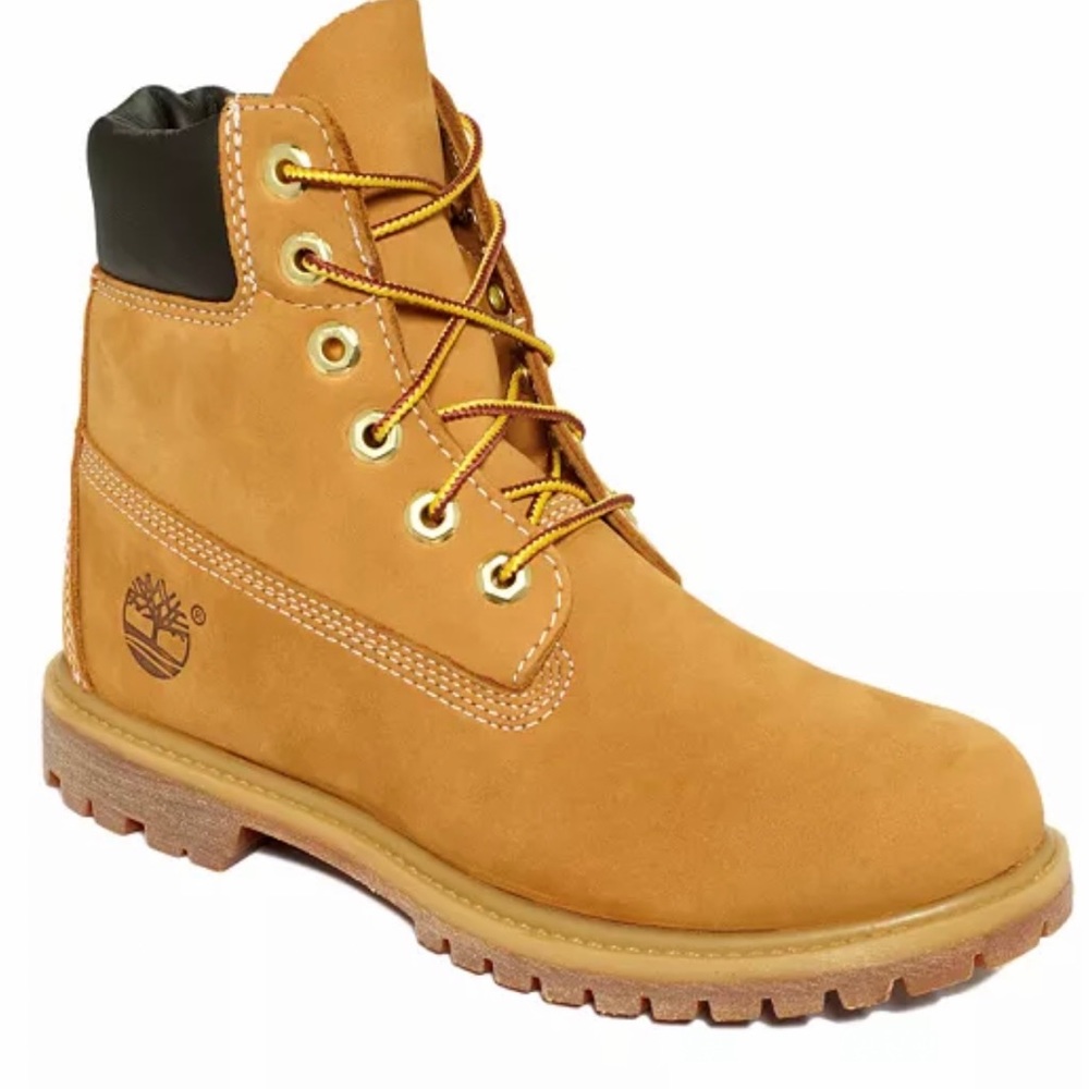 Women’s water proof boots timberland.